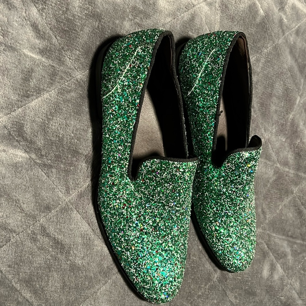 Men’s sparkly green dress shoes